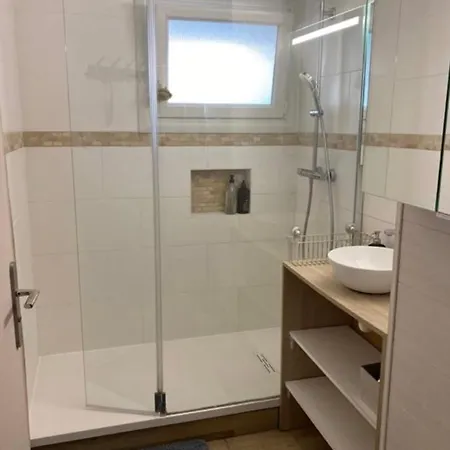 Διαμέρισμα T3 Avec Grande Terrasse Et Parking