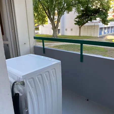 شقة T3 Avec Grande Terrasse Et Parking بو