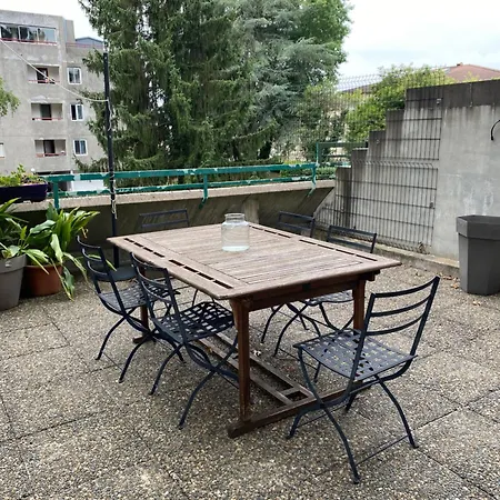 شقة T3 Avec Grande Terrasse Et Parking بو