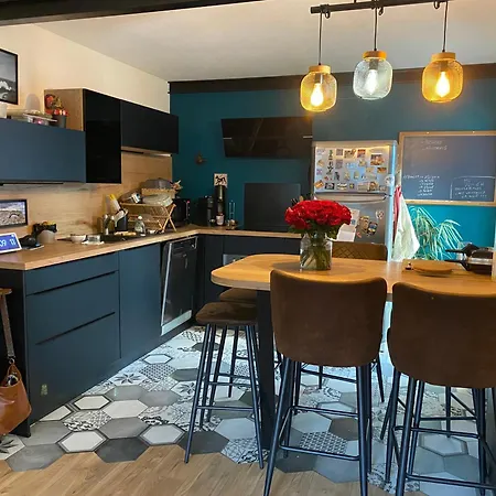 T3 Avec Grande Terrasse Et Parking